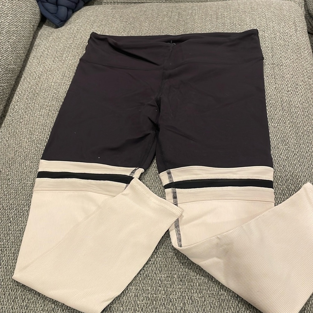 Alo leggings - black and cream size L